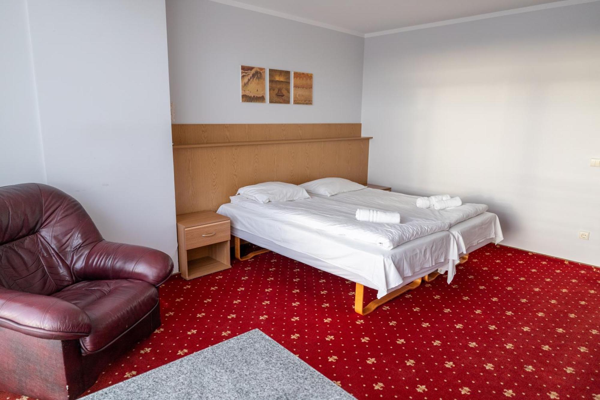 Viesbutis Banga Hotel Taurage Luaran gambar