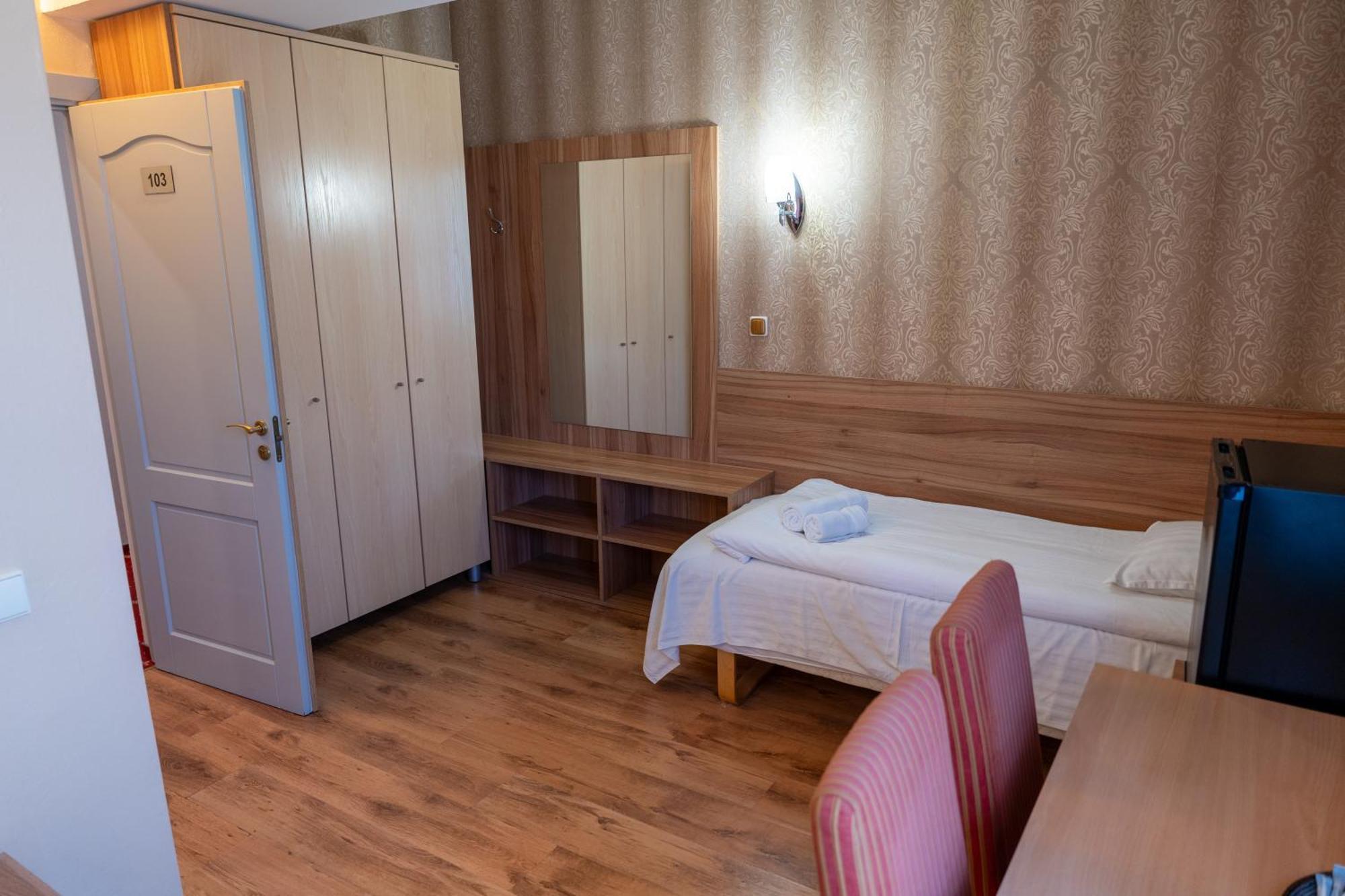 Viesbutis Banga Hotel Taurage Luaran gambar